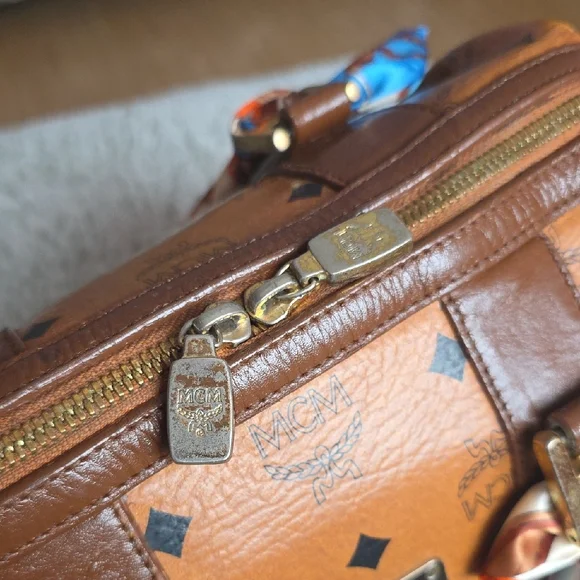 MCM Boston Bag - Picture 4 of 11